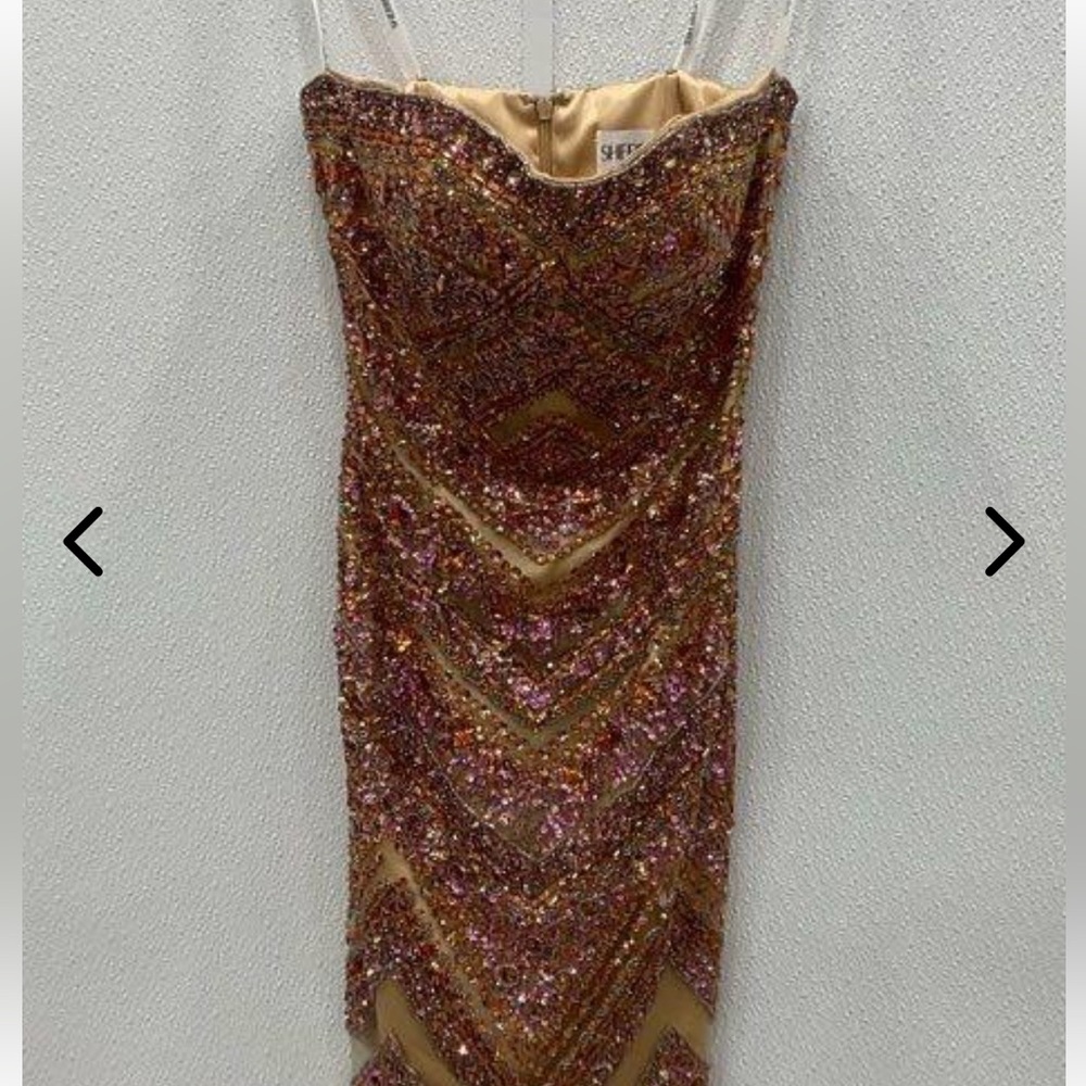 SHERRI HILL 1956 Gold and Pink Beaded Cocktail